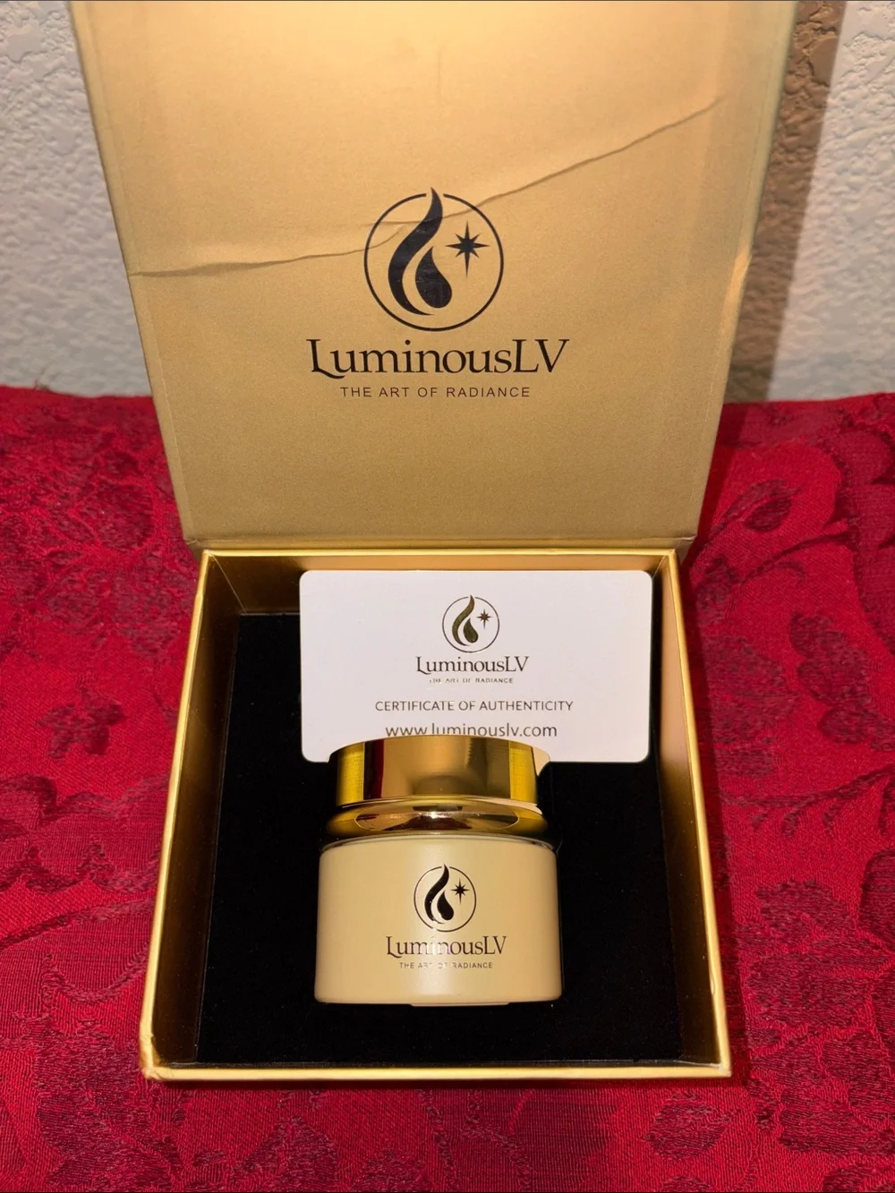 Luminous LV Illuminating Eye Cream